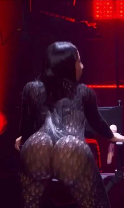 👑 👑 👑