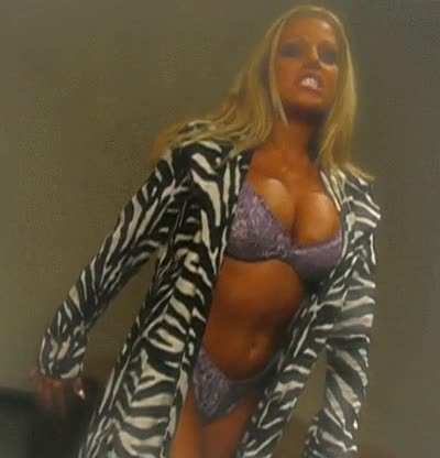 Trish Stratus. 💜🔥
