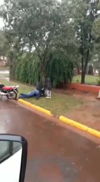 Misiones: La ex y la nueva se cruzaron y se agarraron a trompadas frente a la criatura