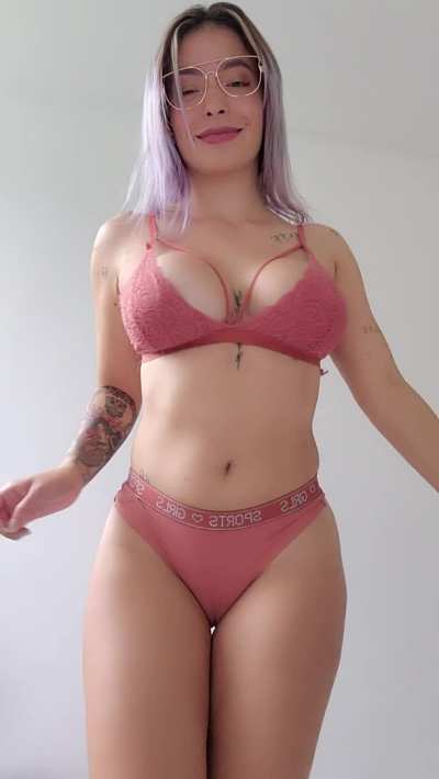 Titty reveal for happy weekend 😋