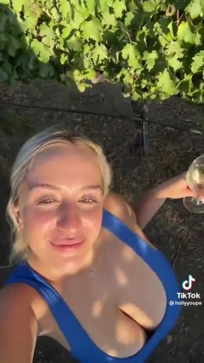 @hollyyoupa