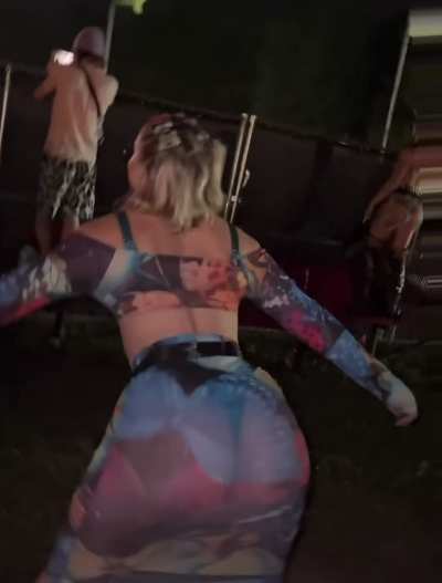 Ass Shake Stabilized and Slowed