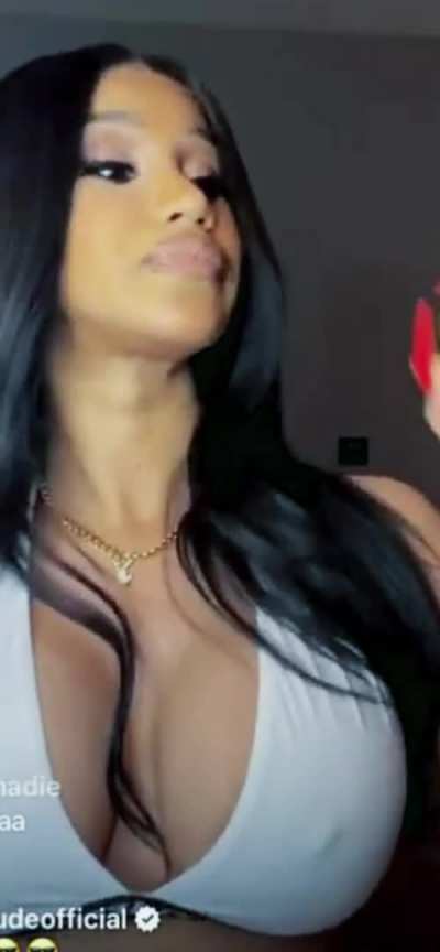 Cardi live
