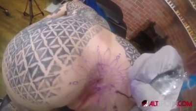 Amber Luke gets inked