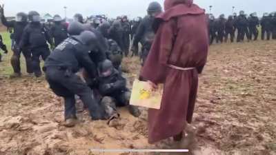 Mud wizard humiliates local government enforcers