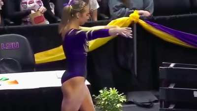 LSU’s Alyona Shchennikova 💜💛🐯🤸‍<wbr>♀️