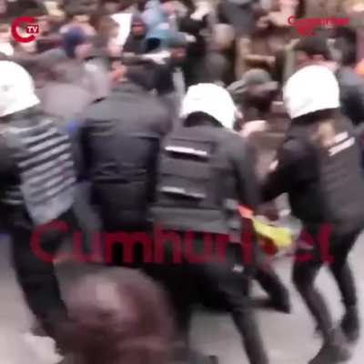 People in İstanbul protest for presidential candidate Ekrem İmamoglu, whose university degree was revoked by Erdoğan