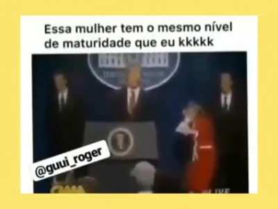 Alguém foi demitida