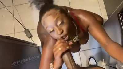 Kitchen throat