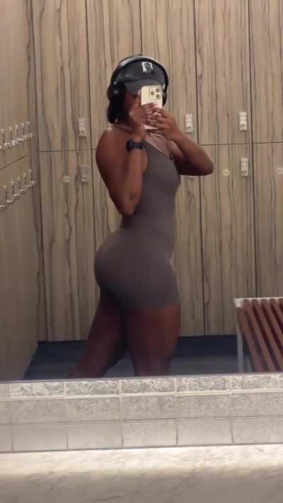 Javicia leslie 