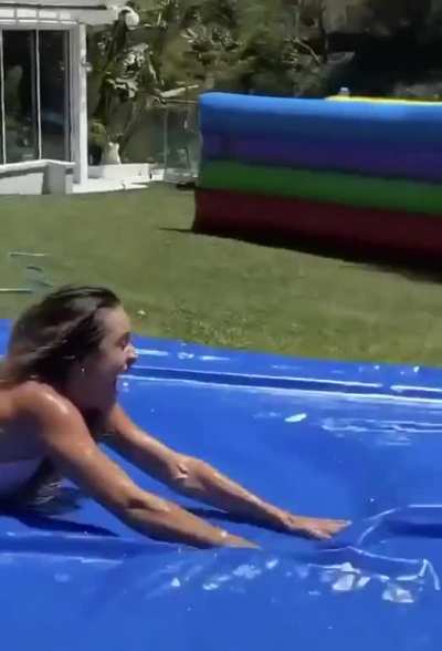 Ass in motion