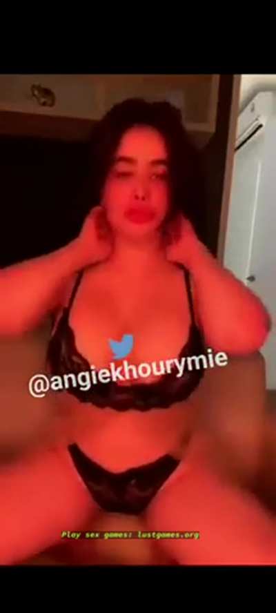 hoy Angie 🥵