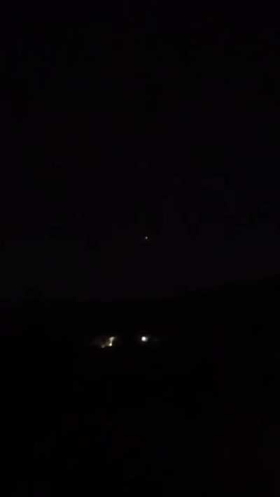 weird lights moving horizontally in the sky