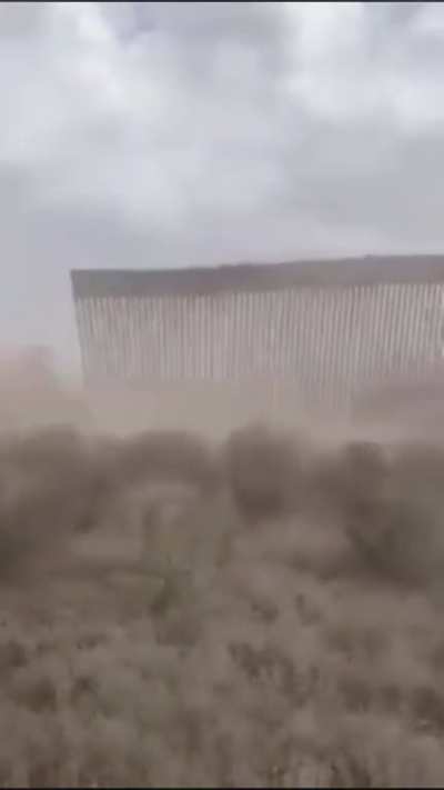 Climate breaks down the wall built by the Wall>Climate party