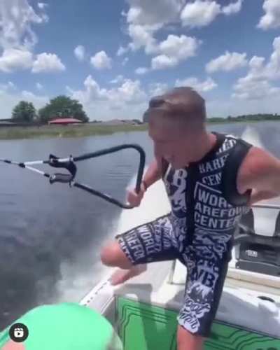 The Invisible Boatmobile (via/insta: Ben Groen) Professional Barefoot Water Glider…