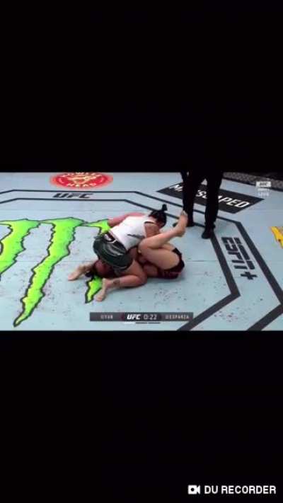 UFC: Carla Esparza rubs her butt all in Yan Xiaonan’s face