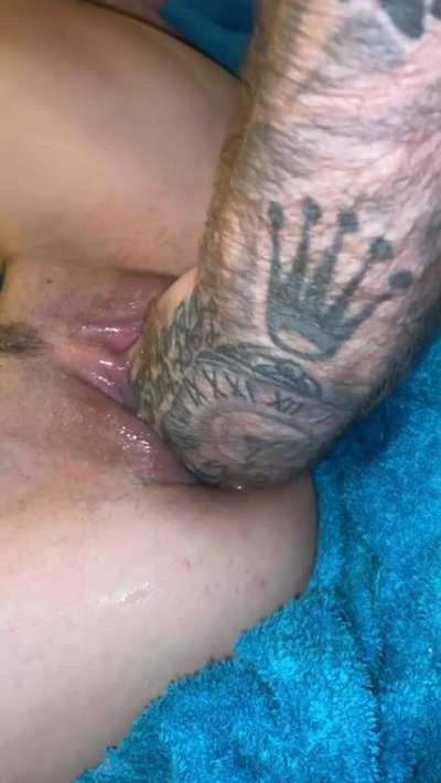 Such a good girl letting me stretch her pussy to the limit