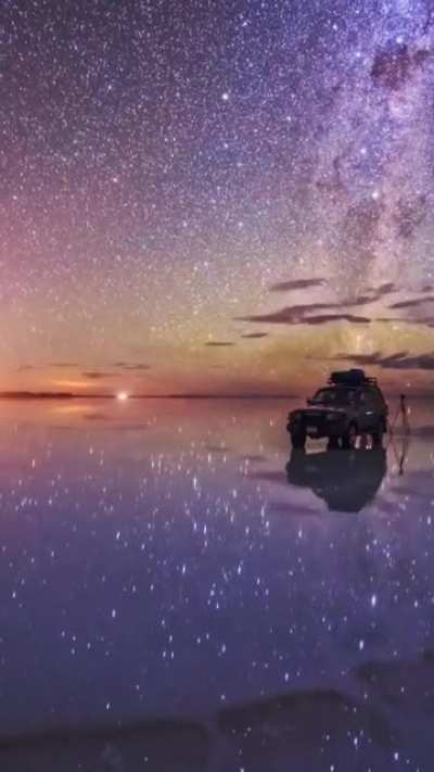 Time lapse from Salar de Uyuni, Bolivia. Largest salt flat in the world.