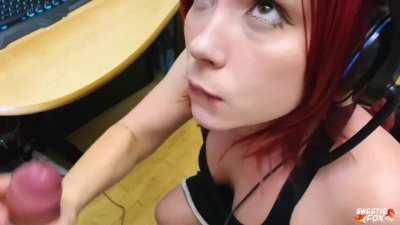 Amateur Babe Blowjob Cum Swallow Gamer Girl