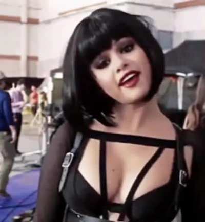 Bosomy