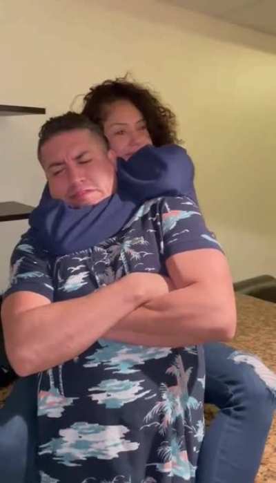 Guy trash talks then gets choked unconscious by female MMA fighter Pearl Gonzales