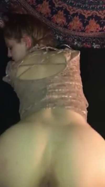 Pawg shakes her ass on a BBC