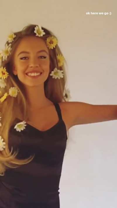 Sydney Sweeney (@syd<wbr>ney_s<wbr>weene<wbr>y)