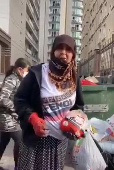 Üzlüyorum