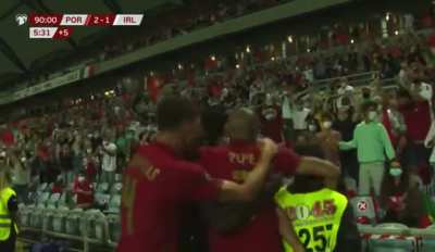 Pepe grabs onto security guard while celebrating Ronaldo’s 111th goal