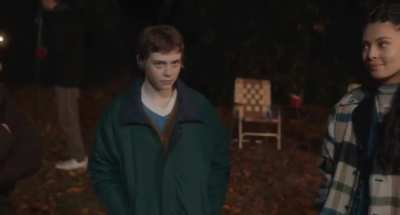 Average circlejerker trying to interact with other people: