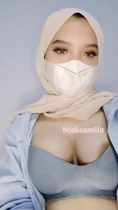 My Exclusive Video in OnlyF<wbr>ans🔞F<wbr>eels so good after he cum all over me🥵💦 (Link in Comment)