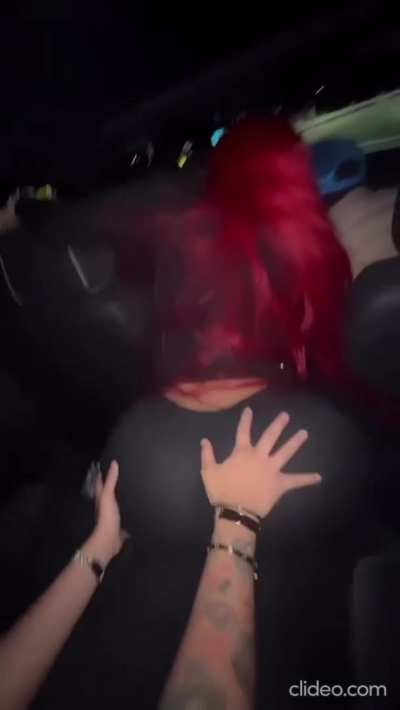 Twerking in car