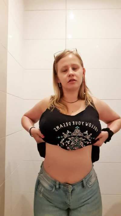 #TittyDrop And here I did a quick tittydrop in the restroom of a michelin starred restaurant. Heh. Just kidding, a regular pork loin and cabbage place.