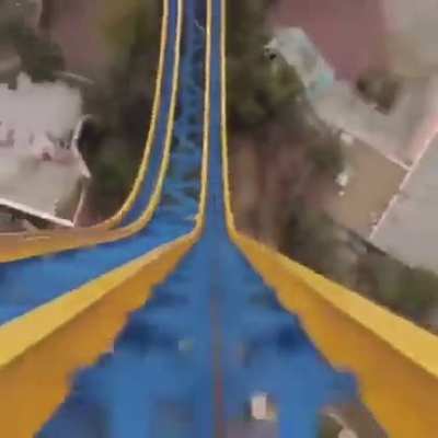 😱