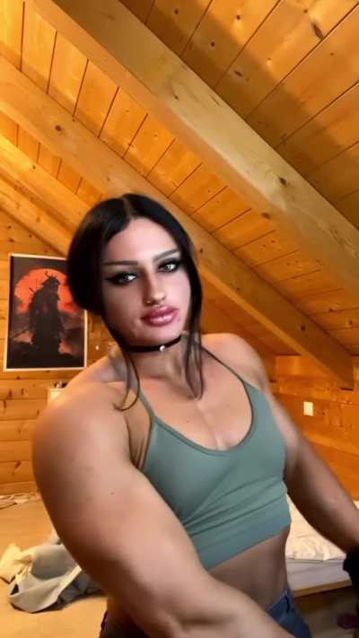 Aspiring bodybuilder Lumena