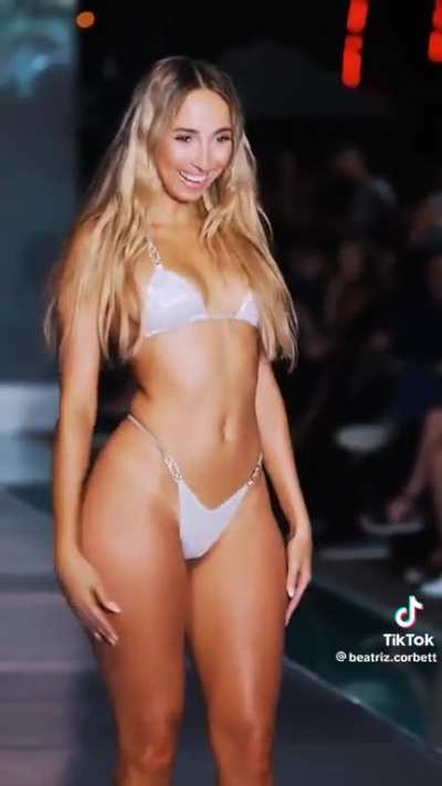 Those hips ð