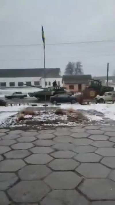 Ukrainian farmer brigade captures adds another Russian tank to their farm inventory
