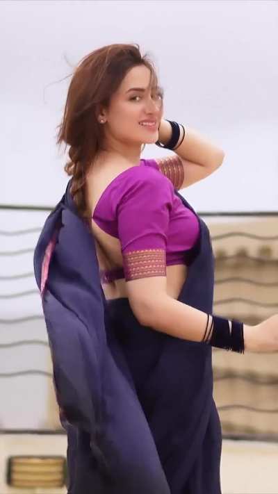 Mahira sharma 