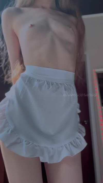 I'm looking for someone who likes small tits <3