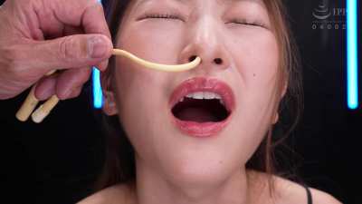 (JAV) A divine punishment for spill<wbr>ing--<wbr>syrin<wbr>ges of piss straight down her oesophagus!