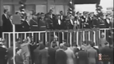 +Yaptıklarımızı asla kafi göremeyiz! - Görmeyeceğiz!