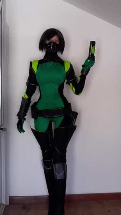 Cosplay: Viper - Valorant by: rocioaldanaortiz_cosplay