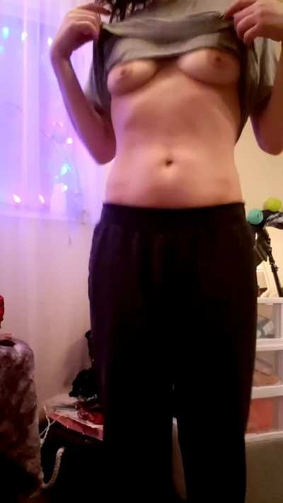 I love the way my boobs bounce.. bounce.. bounce.