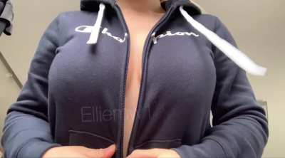 If you don’t have anywhere to cum how about right here 😜