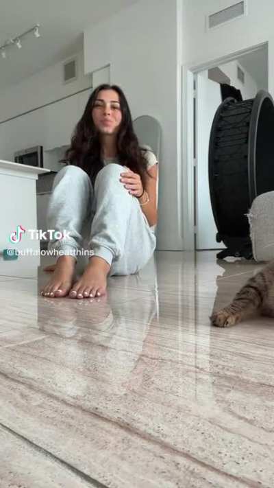 Them toes !