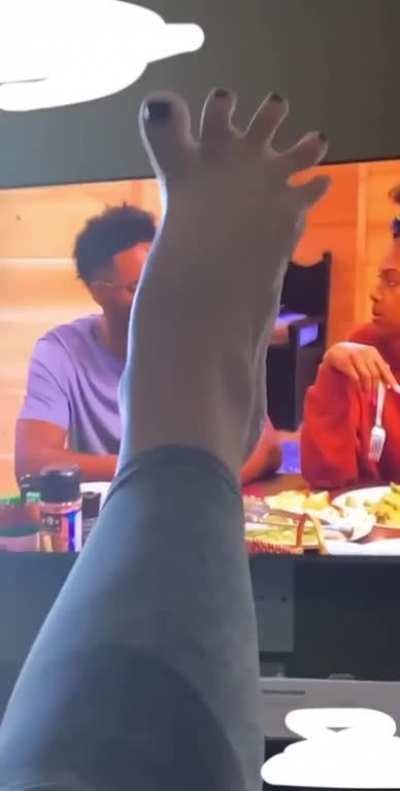 Latina friend sending me her toe spread