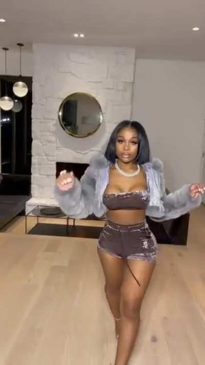 Fun size baddie