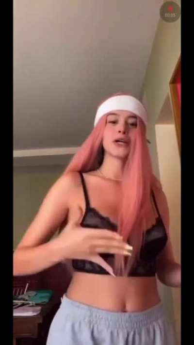 So sexy😍 Nipple?