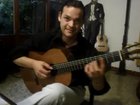 Domingo de Tango con Victor Alejandro Piseta, interpretando Libertango de Piazzola.