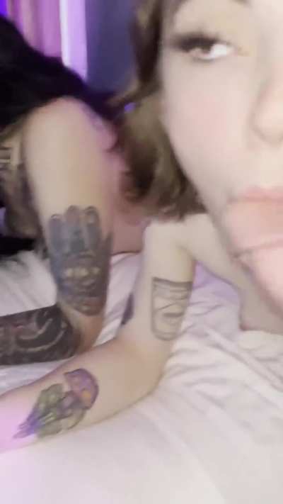 Alice’s pussy lips got so swollen from taking J’s cock while we were gaming 🤤😍 Is there a better way to hangout? 😈